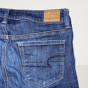 AEO BLUE HI-RISE JEGGING SIZE 8 LONG